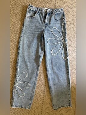 BDG Light Wash Straight-Leg Jeans with Daisy Cutout Detail